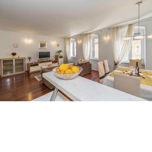 Apartment Old Town with City View