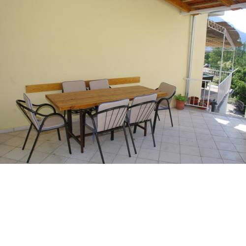 Apartment Omis 2760a
