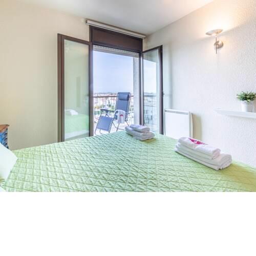 Apartment on the 4th floor with elevator, sea and canal views