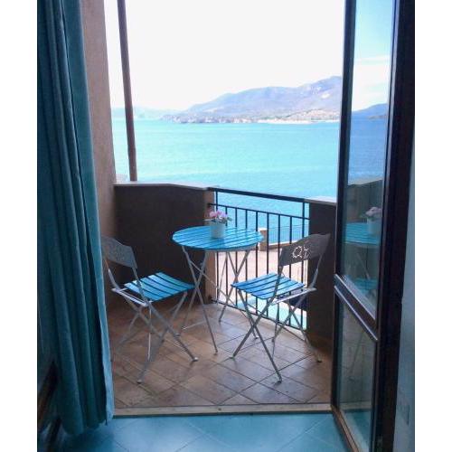 Apartment on the sea