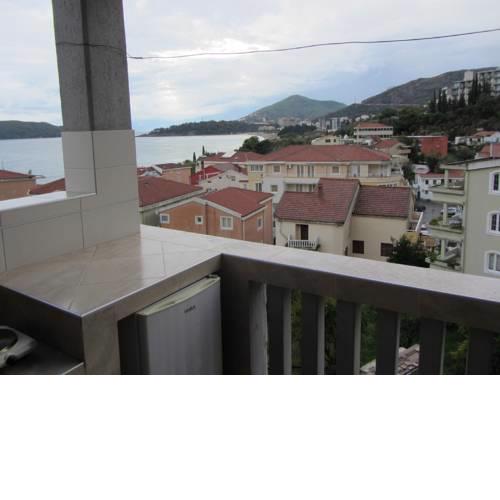 Apartment on Vitodolska 4