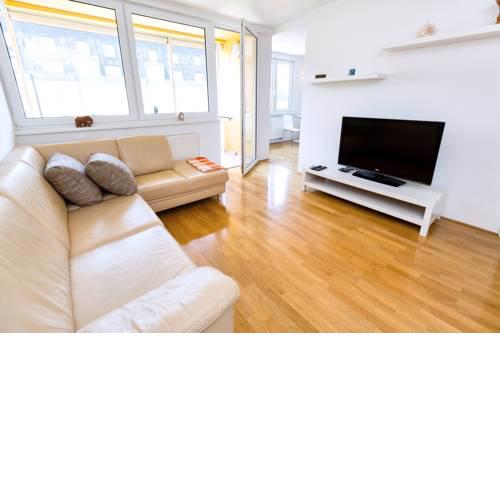 Apartment Panda 777