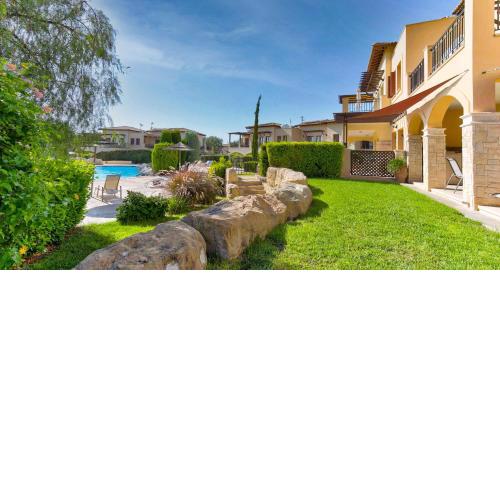 Apartment Paradisos, ground floor overlooking communal pools, Aphrodite Hills