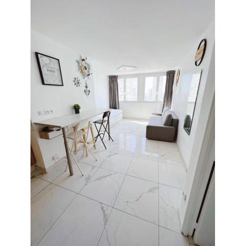 Apartment PARIS near to shopping center and metro
