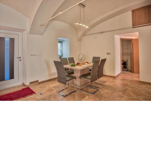 Apartment Pod velbi