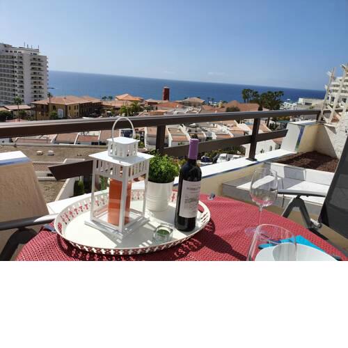 Apartment Pueblo Canario, fantastic sea view, balcony, only 450 m to the beach, Wifi