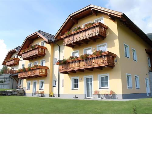 Apartment right next to cable car