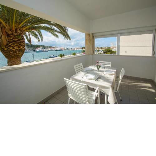 Apartment Rogoznica 12995c