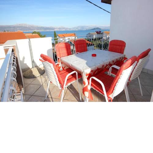 Apartment Slatine 2039a