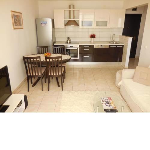 Apartment Split 11692a
