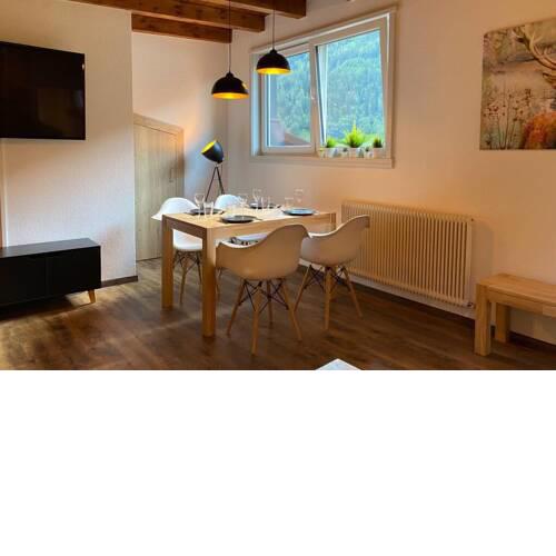 "Apartment Top 8" mit Balkon