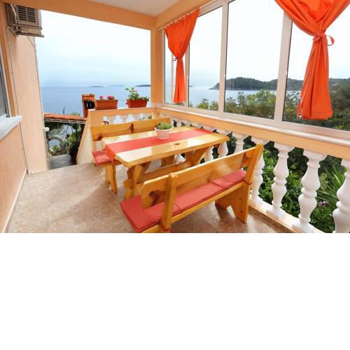 Apartment Uvala Karbuni 10045d