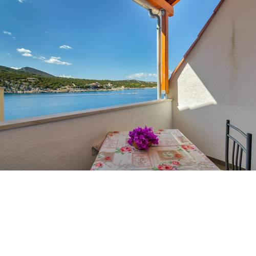 Apartment Uvala Pokrivenik 5231b