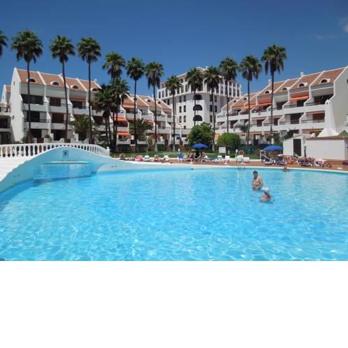 Apartment Vistasol, beach front with heated pool in Parque Santiago 2, wifi