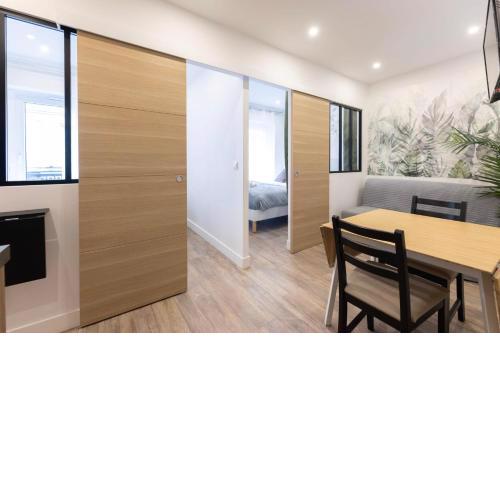 Apartment well decorated in paris 8th