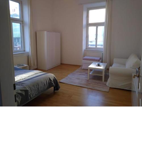 Apartment with 2 bedrooms and a small living room
