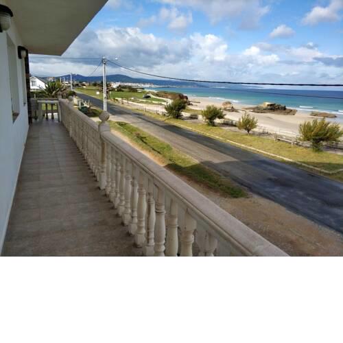 Apartment with 2 bedrooms in Barreiros with wonderful sea view furnished balcony and WiFi
