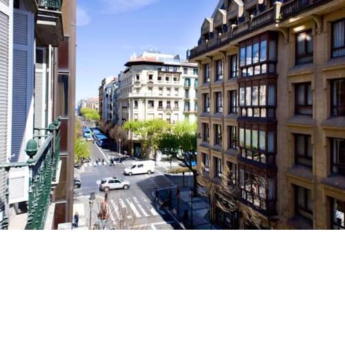 Apartment with 2 bedrooms in Donostia with balcony and WiFi
