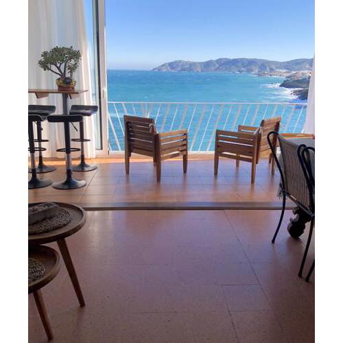 Apartment with 2 bedrooms in Llanca with wonderful sea view furnished terrace and WiFi