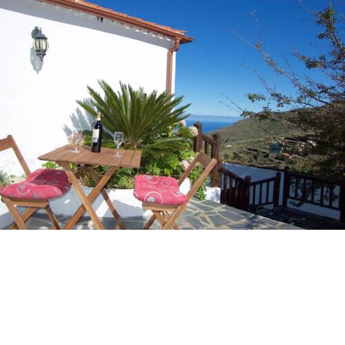 Apartment with 2 bedrooms in Los Silos with furnished terrace and WiFi 5 km from the beach
