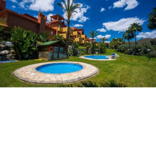 Apartment with 2 bedrooms in Marbella with shared pool and enclosed garden 2 km from the beach