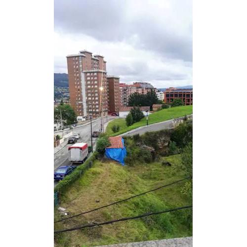 Apartment with 2 bedrooms in Oviedo with wonderful mountain view and WiFi 30 km from the beach