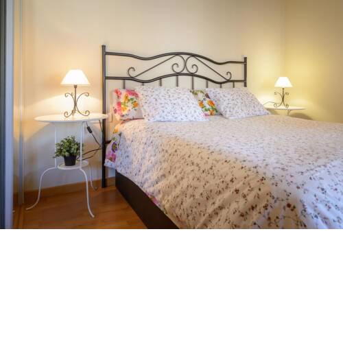 Apartment with 2 bedrooms in Vic with enclosed garden and WiFi
