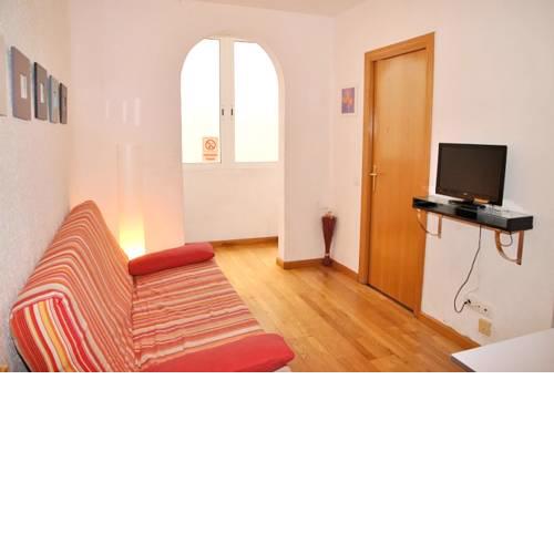 Apartment with 3 bedrooms in Barcelona with WiFi 3 km from the beach