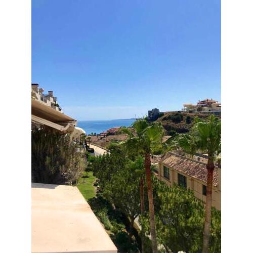Apartment with 3 bedrooms in Benalmadena with wonderful sea view shared pool and furnished terrace 500 m from the beach