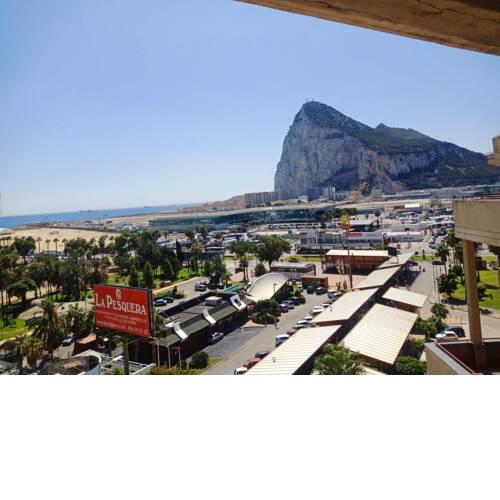 Apartment with 3 bedrooms in La Linea de la Concepcion with wonderful sea view furnished balcony and WiFi 500 m from the beach
