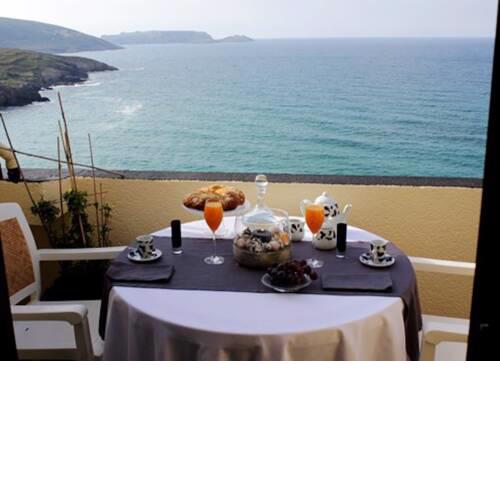 Apartment with 3 bedrooms in Malpica with wonderful sea view enclosed garden and WiFi 10 m from the beach