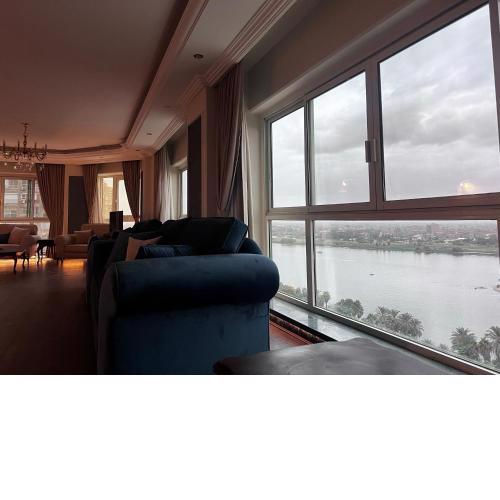 Apartment with a Nile View, Cairo, Maadi- شقه مطله بالكامل على النيل مباشره
