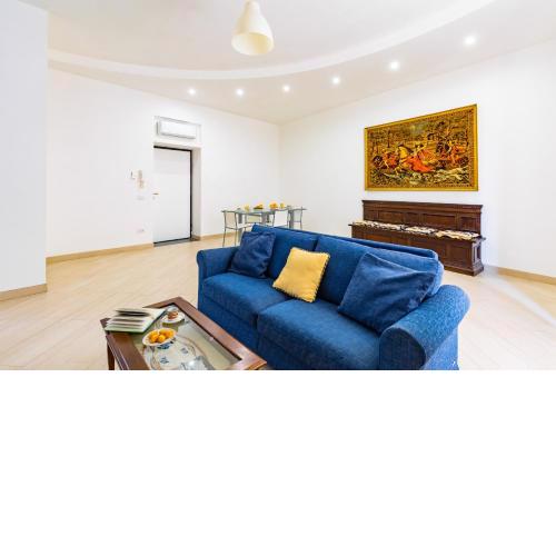 Apartment with balcony in Palazzo Diaz by Wonderful Italy