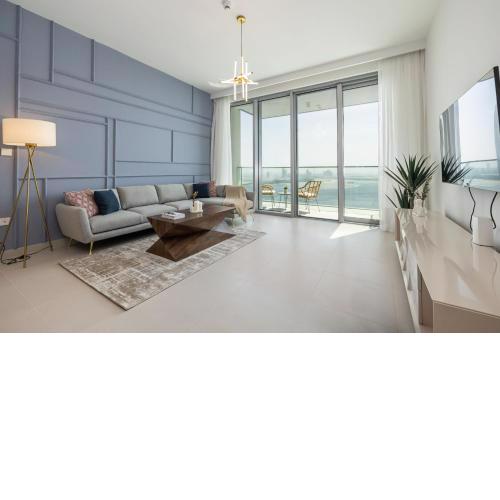 Apartment with Burj Khalifa and Water View in Creek Harbour