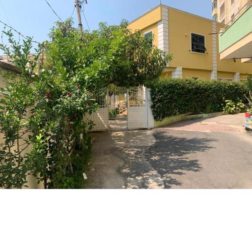 Apartment with garden in the center of Durres