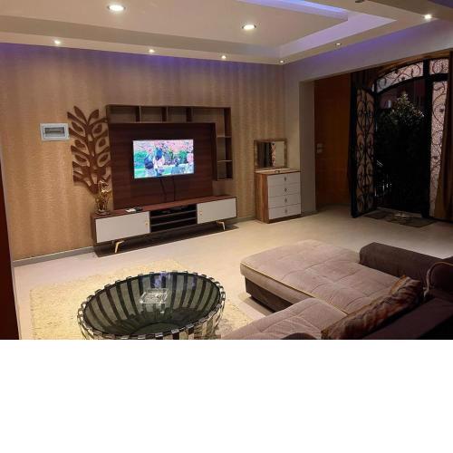 Apartment With Garden