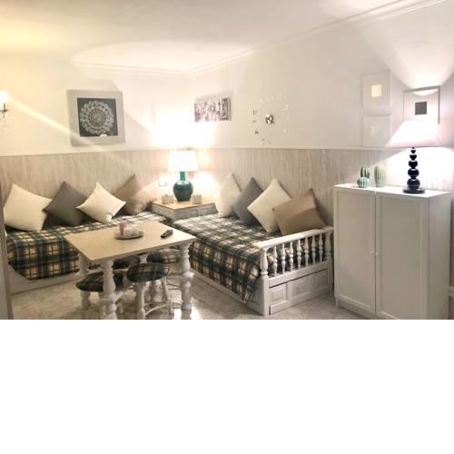 Apartment with one bedroom in Fuengirola with wonderful sea view shared pool terrace 20 m from the beach