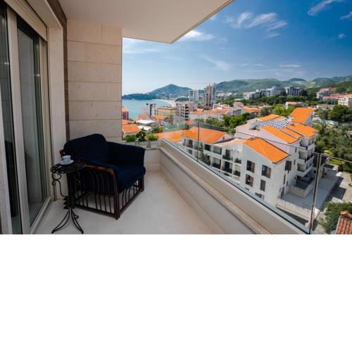 Apartment with sea view