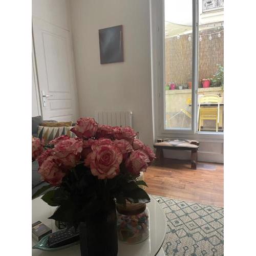 Apartment with terrace Canal St Martin