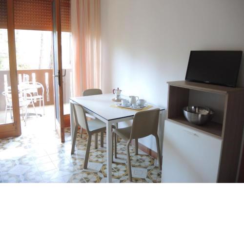 Apartment with terrace for 4 people near the beach - By Beahost Rentals