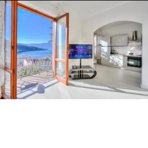 Apartment With View Lake Maggiore/Laveno Mombello