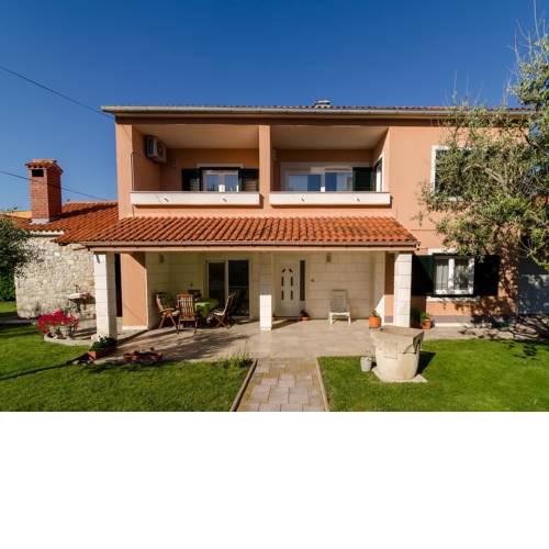 Apartment Zoranica I