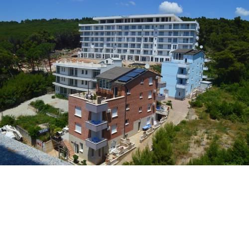 Apartments Albani