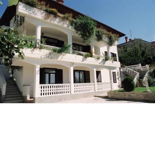 Apartments Ananina