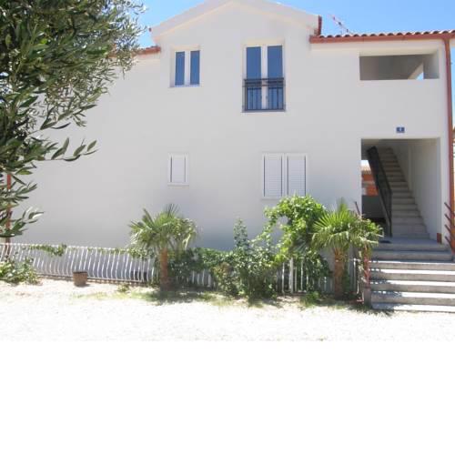 Apartments and Room Krste