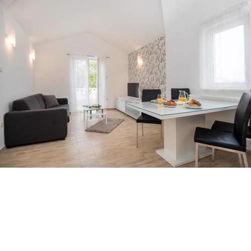 Apartments and rooms by the sea Rogoznica - 10339