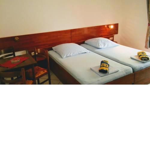 Apartments and rooms by the sea Stanici (Omis) - 14782