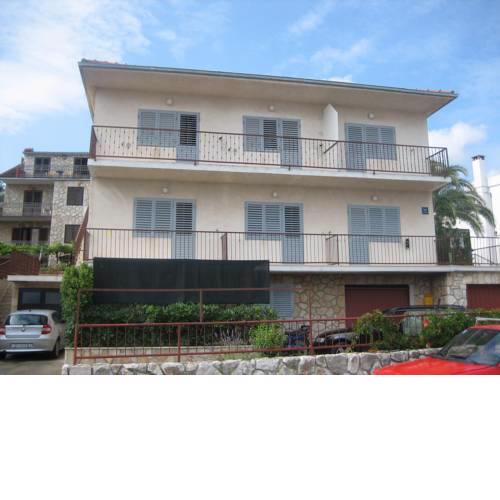 Apartments and rooms Tonka
