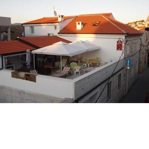 Apartments and rooms Vitris