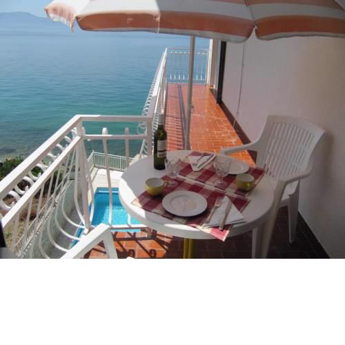 Apartments and rooms with a swimming pool Brist (Makarska) - 15620